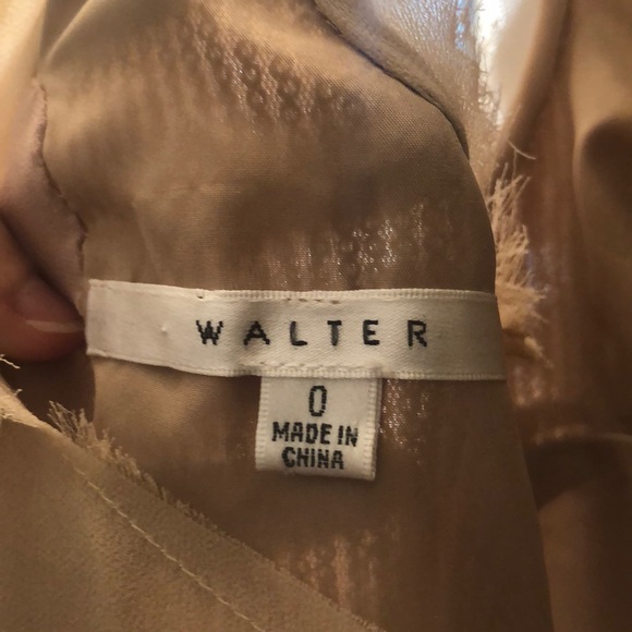 Gold sequins open back dress - Picture 5 of 6